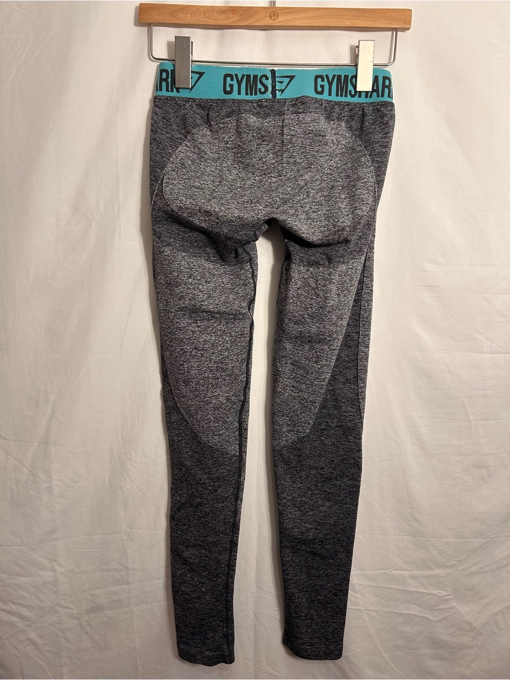 Gymshark Grey Seamless Leggings with Teal Logo Waistband - Picture 2 of 3
